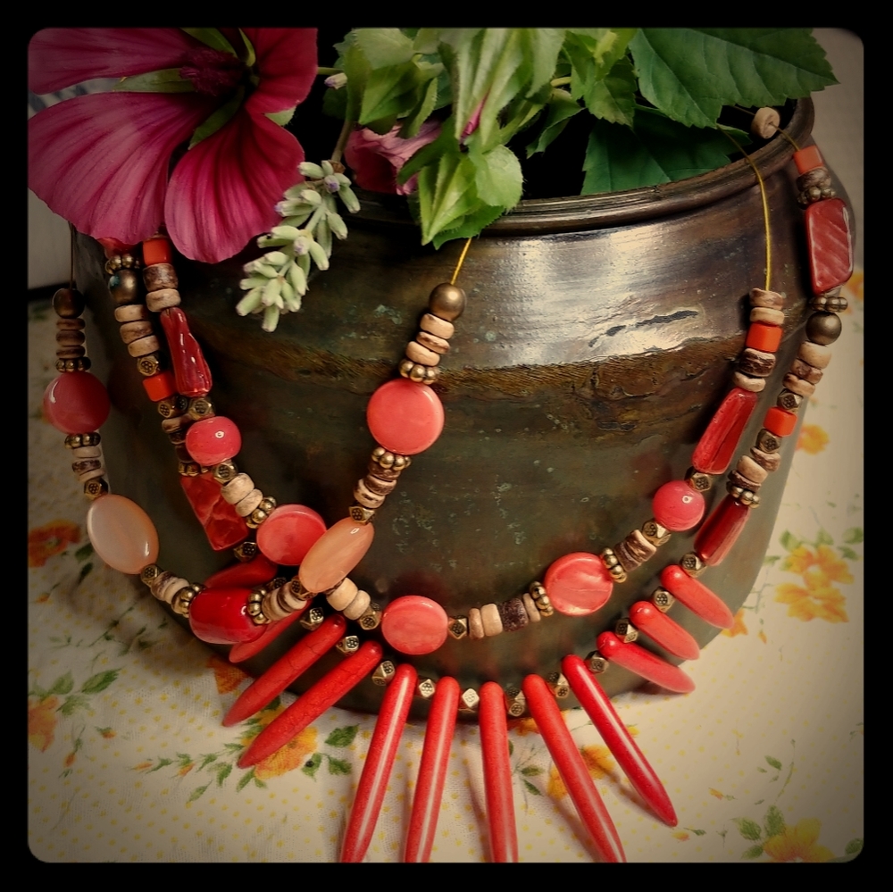 ✔Three-Strand Red Beaded Necklace